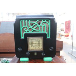 AWA the Fisk green & black Bakelite fret & foot Radiolette