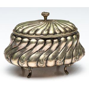German 800 silver footed trinket box, width 4 cm Wt 3369