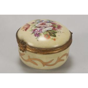 Porcelain trinket box and cover, painted with flowers to cover…