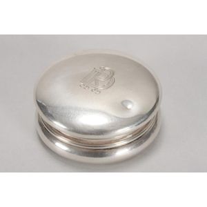 Italian silver pill box and cover, marked 800, G.Ciardetti,…