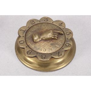 Victorian brass whist marker, by Perr & Co. London, diameter 3.…