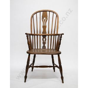 Early 19th century oak & elm Windsor chair, traditional form&hellip;