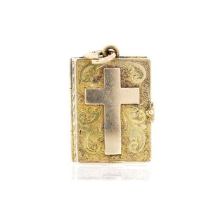 Victorian 18ct yellow gold Bible locket weight 5.9 grams, size…