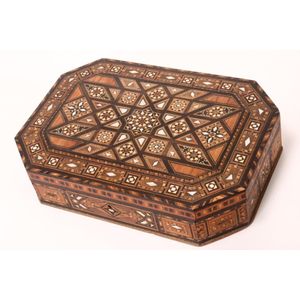 Geometric Inlaid Anglo-Indian Jewellery Box with Mother of Pearl ...
