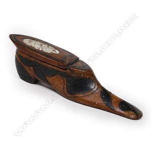 A Georgian treen snuff box, in the form of a shoe, the lid with…