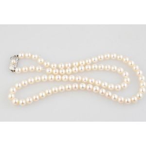 Mikimoto cultured pearl necklace, 80 7 
