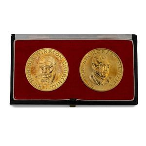 An Australian commemorative gold medallion set with Churchill…