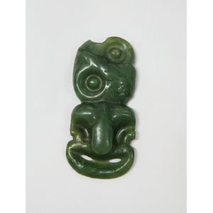 Pre-European and later Maori tiki made from greenstone / pounamu ...