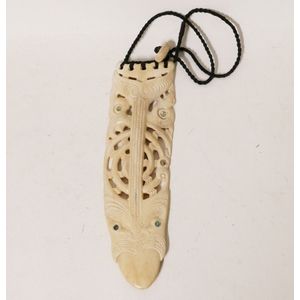 New Zealand Maori artefacts ornaments and adornments - price guide and ...