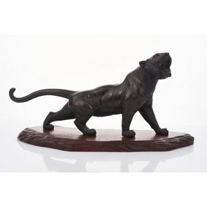 A rare Japanese bronze of a lion and an Asian rhino - Objects