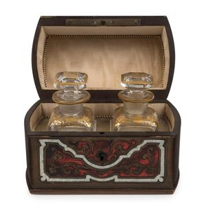 A beautiful antique French two bottle perfume set in original…