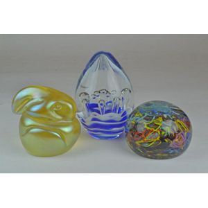 3 x paperweights i.Modernist, unknown maker, with rising…
