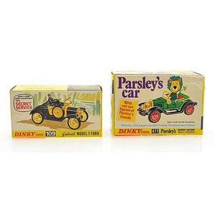 Dinky models, including 477 Parsleys Morris Oxford bull nosed,…