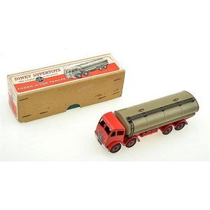Dinky Toys 504 Foden 14 - ton tanker, red cab and chassis and…
