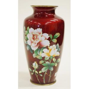 Japanese Gin-Bari floral blood red cloisonne vase decorated…