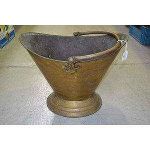 Antique English copper coal scuttle, approx 34 cm high
