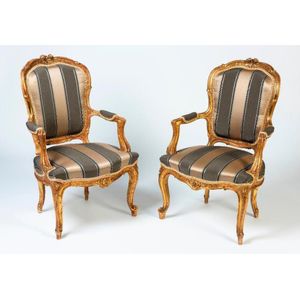Pair of Mid-19th Century French Louis XV Style Beechwood Bergere