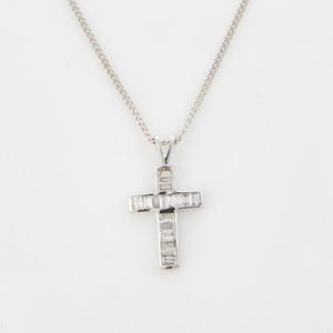 18ct white gold diamond cross, measuring 18 mm x 10 mm,… - Pendants ...