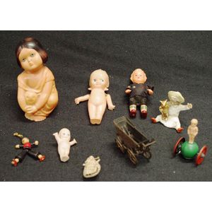 Collection of various vintage dolls & accessories including…