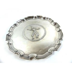 Large Thai salver in Stirling silver, having bold pie crust…