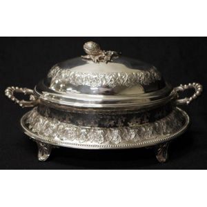 Good Victorian silver plated lidded tureen decorative acorn…