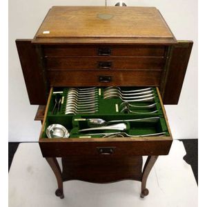 Walker & Hall silver plated cutlery set for 12 contained in an…