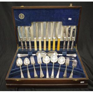 Wood boxed canteen English silver plate cutlery including…
