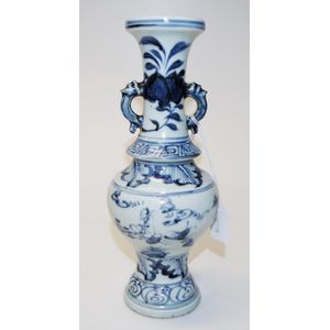 Chinese blue and white ceramic vase blue and white painted…