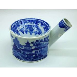 Spode 'Willow' pattern spittoon, Printed mark to base. (As…