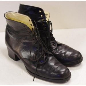 Green Patent Leather Louis Vuitton Boots, Size 40 - Footwear - Costume &  Dressing Accessories
