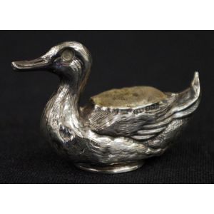 Edward VII sterling silver 'Duck' pin cushion hallmarked…