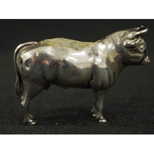 Edward VII sterling silver 'Bull' pin cushion hallmarked…
