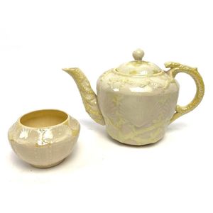 【格安店舗】Belleek　　 = Old-Teapot =　　クローバー・タイプ　＝(1級品) マイセン