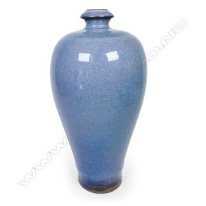 A good Chinese stoneware meiping vase, decorated in a robin's&hellip;