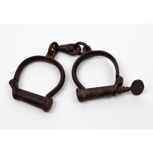 Antique Hiatt No.3 Handcuffs with Original Key - 25cm Wide - Convict ...