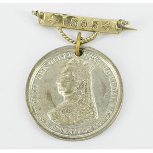 Great Britain: a school board for London medal, featuring Queen…