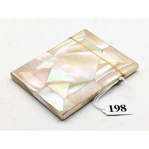 Antique mother of pearl card case, hinged lid with velvet&hellip;