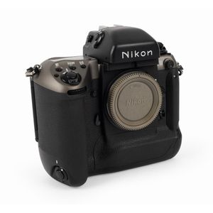 Nippon Kogaku: 1998 Nikon F5 50th anniversary SLR camera body…