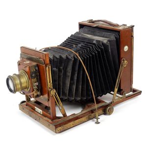 A Thornton-Pickard Imperial Triple Extension half plate…