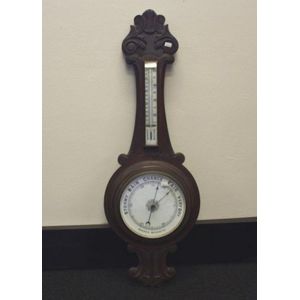 Antique oak case barometer 86 cm high approx. Small loss to…