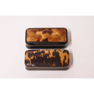 Two early 19th century horn and tortoiseshell snuff boxes,…