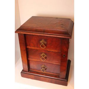 Victorian mahogany jewellery cabinet, 34 cm high, 30 cm wide,…