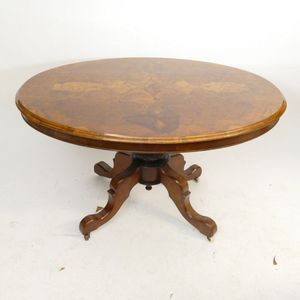 DS Victorian figured walnut loo table, oval bookmatch veneer top with banded  frieze, baluster pedestal with lobe carving, cabriole tripod base carved  and moulded with flower head and C-scro - Furniture, Rugs