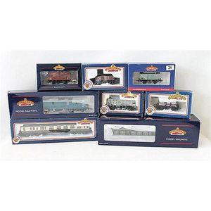 Nine Bachmann freight and carriage models, boxed (9).