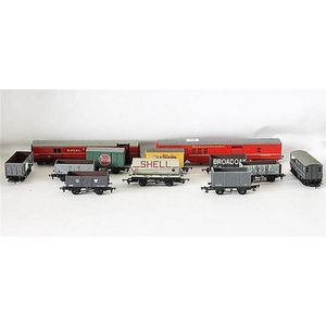 Twelve various carriage and freight models, including Tri-ang,…
