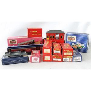 Fourteen various Hornby Dublo and Tri-Ang models, including T.P.…