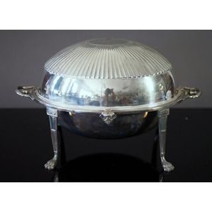 Silver plated covered dish. Retractable reeded design lid, quad…