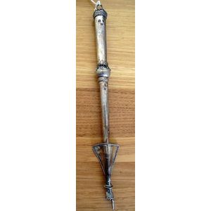 Russian silver 84 torah pointer (yad) 29 cm long, bearing…