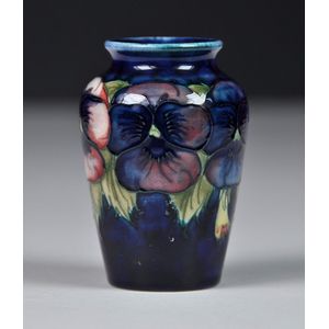 William Moorcroft Pansies Vase, 1930 - Moorcroft - Ceramics