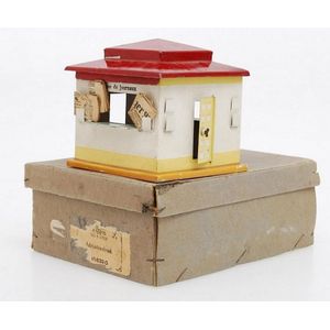 Marklin tinplate Kiosque de Journeaux, white painted tinplate…